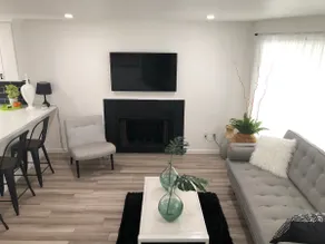 Luxury Brand New Remodeled 3 Bedroom Duplex! - Image 2