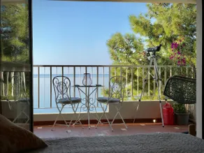 Large beachfront terraces - Image 3