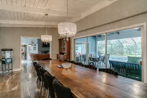 -Sprawling 5bd/3ba Pool Spa Chef Kitchen Dntn Melb - Image 3