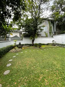 A cozy home, with a large backyard - Image 3