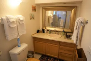 Great Location Downtown 2BR with Yoga & Play Room - Image 5
