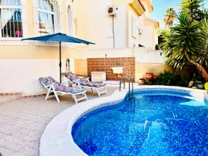 Cheerful 3-bedroom villa with pool - Image 2
