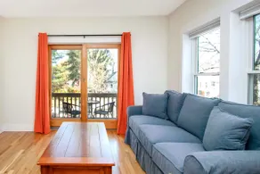 1880s balconied luxury pad, best downtown location - Image 2