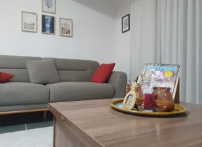Max Triplex Getaway, Central Modern 135m2+ - Image 3