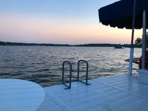 Endless Summer, a Relaxing Lakeside Retreat - Image 3