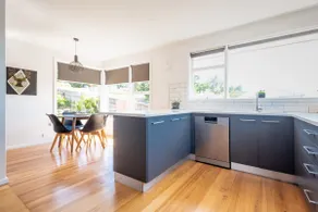 Near the CBD, Perfect for Large Groups & Parking - Image 3