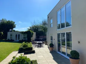Large Country House with Hot Tub, Pool Table, and Log Burner - Image 4