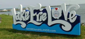 Great Location ONLY 5 Blocks to Beach - Image 2