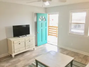Captains Quarters,Steps to The beach&covered porch - Image 5
