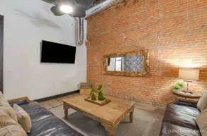 Elle & Becks Loft Suite - Image 4