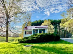 Pond View Paradise - Safe & relaxed in the hills! - Image 2