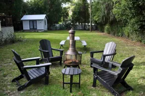 Pet Friendly Historic Yellow Bungalow - Image 5