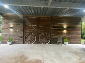 Evergreen Lodge & Pool - Image 2