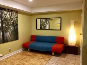 Cozy multi-leveled apartment! - Image 4