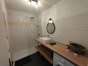 70 m2 apartment Place de la Madeleine - Image 4