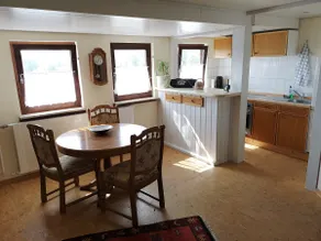 Small simple and cozy apartment - Image 4