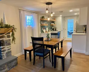 Emerald Oasis- A fully renovated riverside cottage - Image 4
