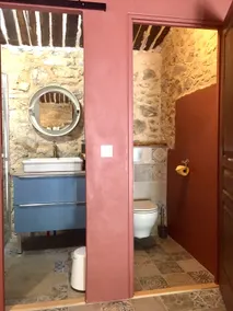 Unique renovated apartment. - Image 4