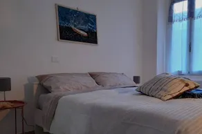 Two-room apartment in the historic center of Sestri Ponente - Image 2