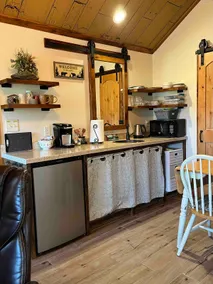 Country Cabin - Cozy 1 Room Guesthouse - Image 2