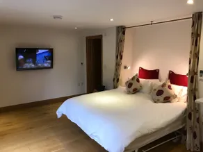 Fantastic Cotswolds hideaway Cleeve Hill - Image 2