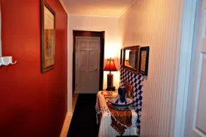 The Lionheart Inn- Private 1 Bed, 1 Bath Apartment - Image 4