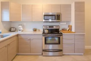 Beautiful cozy Riverside Heights home king bed - Image 4