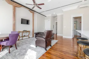 Historic downtown apartment - Image 2