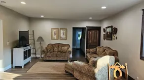 Charming Farmhouse, Lake Access - Image 2