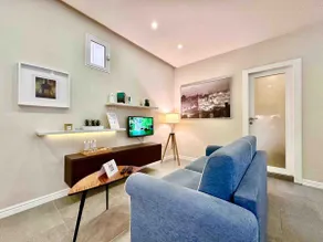 Beautifully Designed Apartment By The Sea - Image 2