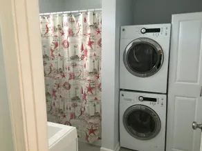 Kaptajn Jacks nyligt renoverede en blok fra stranden 9 sovepladser | Gratis WIFI - Image 4