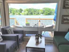 Blue Cottage on the Waterfront - Image 2