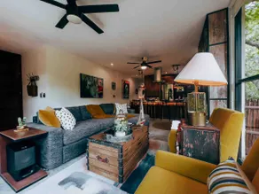 Stylish 2-bedroom unit with the pool - Image 2