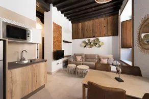 Bajo B. Family accommodation with patio and jacuzzi. - Image 4
