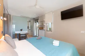 Kronos on the Beach Attic Suite - Image 4