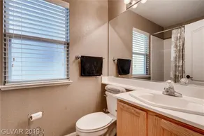 1mile from Strip 10min from Airport Large Home - Image 5