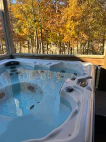 Lakeside Hideaway I updated lakefront w/hot tub, pools, pickleball, boat ramp - Image 3