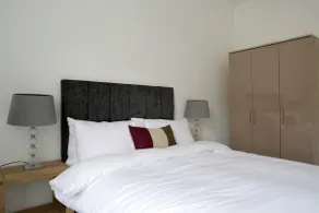 Stylish 2 Bedroom Bruntsfield Apartment in Edinburgh - Image 3