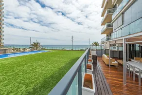 Great apartment with a pool on the beach in Barcelona - Image 2