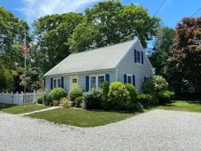 Cozy Cape Escape - Walk to Downtown Mystic - Image 3