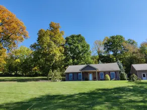 Country Spring Farm Cottage with Breathtaking View - Image 3