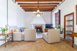 Exclusive traditional Mallorcan house with charm - Image 3