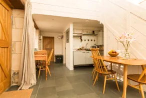 Mayfield Studio contemporary cottage in Painswick - Image 4