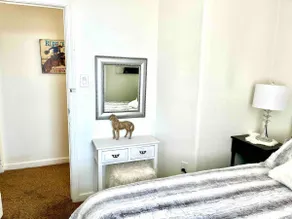 1906 Downtown 1B1B Apartment - Image 4