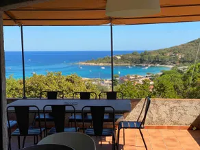 Paradise-view villa in Baie Favone - Image 3