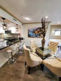 3 Story Townhouse - 2 bed - 2.5 bath - garage - Image 2