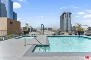 Lovely 1 bedroom downtown loft with full kitchen - Image 2