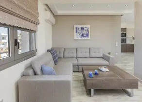 Ammos Beachfront Luxury Apartment - Image 5