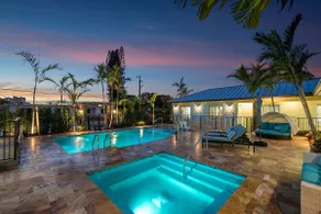 Bermuda Bungalows (Tropical Island Getaway) - Image 2