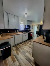 Centrally located in Bay City. - Image 5